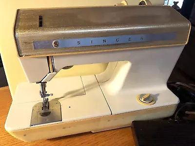 Vintage Singer Futura 900 Sewing Machine - Tested Working W/Singer Case & Pedal • $24.50
