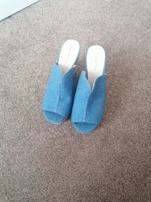 £15 • Buy Ladies Shoes Size 4 New