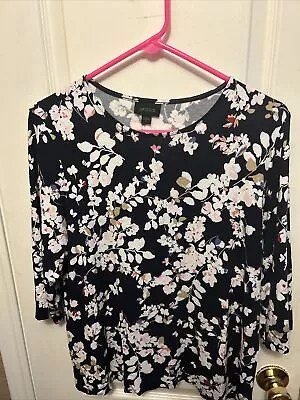 J JILL WEAREVER NAVY FLORAL CREW NECK 3/4 SLEEVE TOP Size Medium M • $17.99