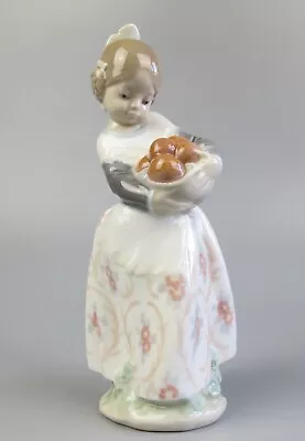 Lladro Valencia Girl 4841 Figurine. Porcelain. Vintage. Girl With Oranges. 6.5  • £34.99