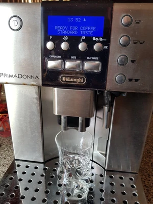 $350 • Buy DeLonghi Prima Donna Coffee Machine ESAM6600 Serviced & Working Well