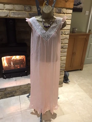 £6.50 • Buy Women’s Vintage Full Length Negligee/ Nightdress ~ Pink Nylon & Lace