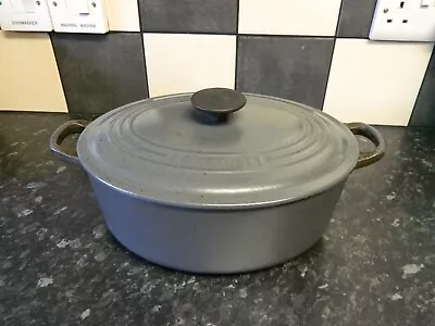 Le Creuset Cast Iron Large Casserole Dish And Lid - Granite Grey  - Size 27 • £46.78