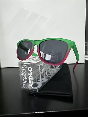 Oakley Frogskins Sunglasses 30-946 Grenade Fade/Grey Brand New • $150