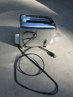 PROCTOR-SILEX Silver VTG Automatic Pop-Up Toaster P20228 60's Model Handle WORKS • $18.50