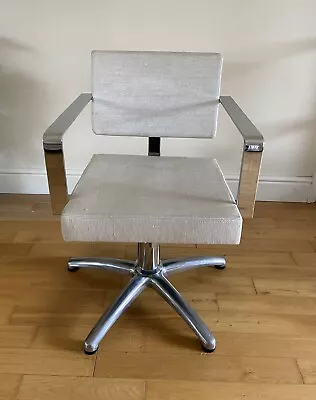 Barber Chair Beauty Salon Hair Styling Hairdressing Hairdresser Makeup Chair • £30