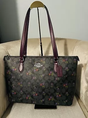 NWT Coach Gallery Tote Signature Canvas Country Floral CN739 Bag Handbag Berry • $299