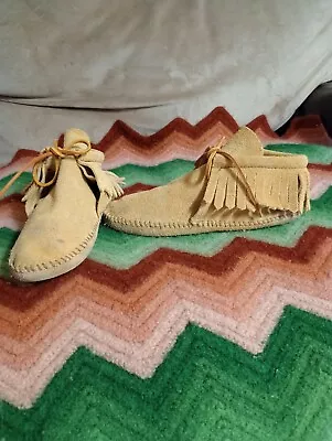 Minnetonka Moccasins 481  Women's Sz 7 Fringed Boots Soft Sole Tan Leather Shoes • $30