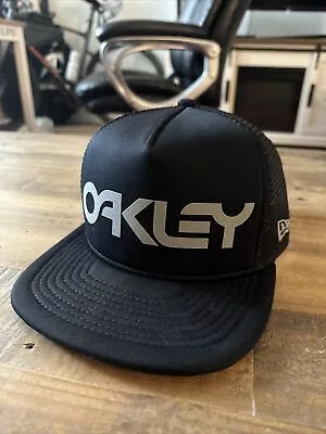 Oakley Snapback Hat Black Heritage Logo • $2.25