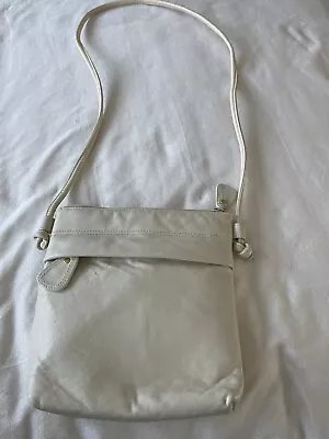 Giani Bernini Winter White Leather Cross Body Bag Purse Vintage • $20