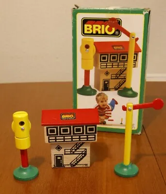 £14.99 • Buy OFFICIAL BRIO 33371 Wooden Train Signal House With Original Box - VGC