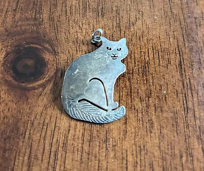 Vintage Estate Jewelry Sterling Silver Cat Shaped Pendant K17 • $19.99