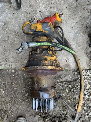 £750 • Buy Hymac 121c 141c Slew Drive Gearbox Brevini RPR2065