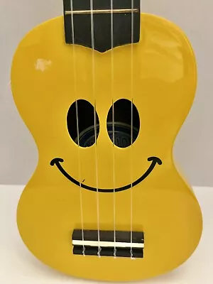 Cool MAHALO U-Smile Yellow Smiley Happy Face Soprano Ukulele Used • $49.99