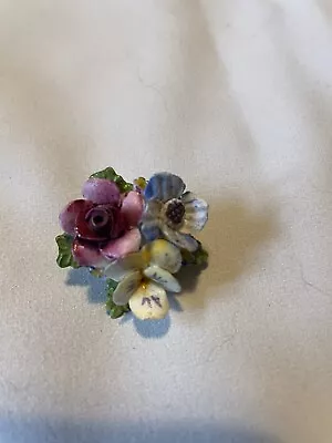 Porcelain Vinatge Style Flower Brooch • £10