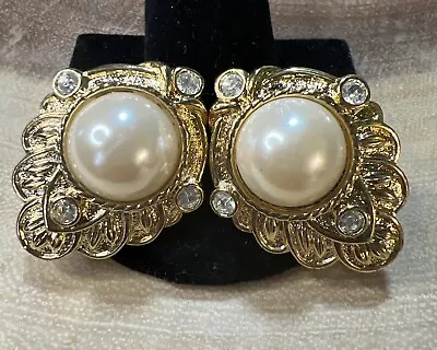Vintage Avon KJL Kenneth Jay Lane Renaissance Clip On Earrings Faux Pearls • $23