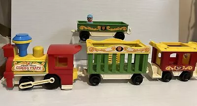 VTG 1973 FISHER PRICE LITTLE PEOPLE CIRCUS TRAIN #991 4 Cars W DRIVER • $29.99