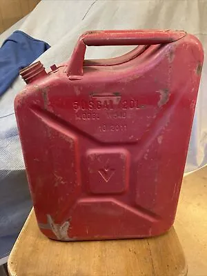 VINTAGE MILITARY JERRY CAN GAS 5 GALLON Model W540 No Cap 10/2011 • $24.95