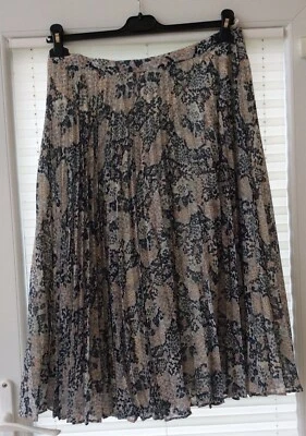 £12 • Buy JAEGER Pleated  Skirt - Size 14