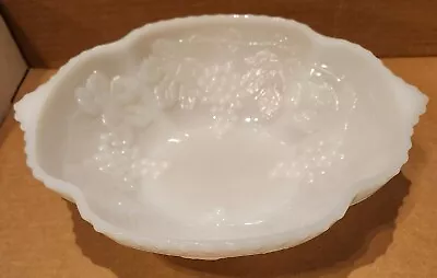Vintage Milk Glass Candy Dish Fruit Bowl Grapes Leaves Beaded Edge 8.5 Inches  • $9.95