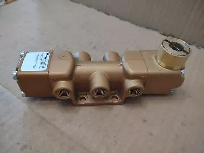 Versa Valve VNL-4302 4-WAY VALVE • $250