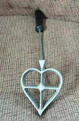 Vtg Pastry Rosette Spade Metal Mold W/ Wood Handle • $9.75