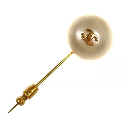 $318 • Buy CHANEL CC Logo Pin Brooch 28 Imitation Pearl GHW France Accessory VTG 61GA323