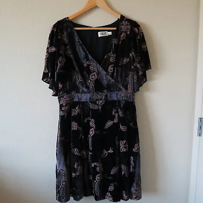ELIZA J Purple Velvet Size 12 Cape Sleeve Dress Paisley Print Surplice Velour • $49.99