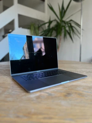 £384 • Buy MacBook Pro 15 Inch / 3.1GHz Quad-Core I7 / 16GB / 1TB