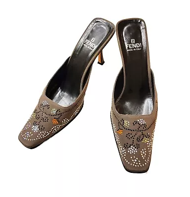 Vintage Fendi Scarpe Dove Gray Jeweled Mule Heels Pumps Sz 38.5 8.5 W Fendi Box • $125
