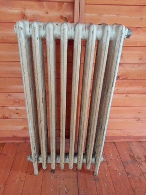 £60 • Buy  Vintage IDEAL Cast Iron Floor Standing Radiator D