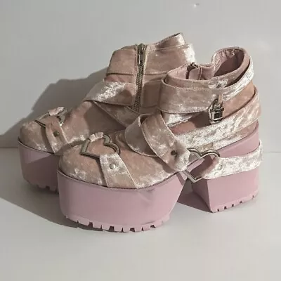 Y.R.U YRU Cherish Velvet Heart Platform Heels Size 9 • $60