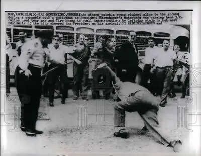 1960 Press Photo Montevideo Uruguay Police & Demonstrators • $19.99