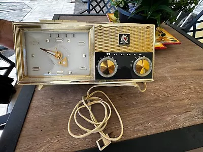 Vintage Bulova Radio Clock In Mint Condition • $80