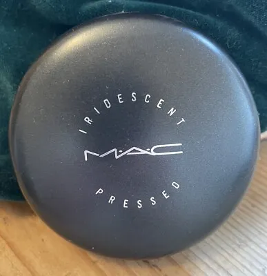 MAC Iridescent Pressed Powder 8g - Delicacy • £15