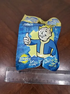 Fallout 4 Vault Boy Collectors Keyring / Backpack Hanger Bag Hange • £19.28