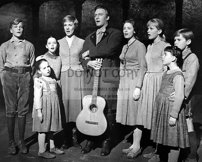 Julie Andrews And Christopher Plummer In  The Sound Of Music  8x10 Photo (cc415) • $8.87