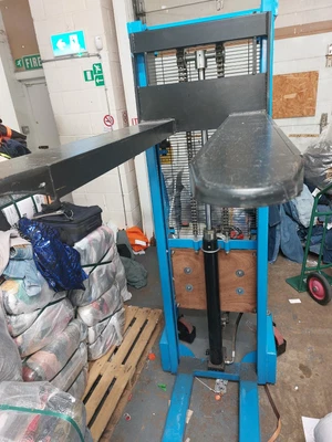 £1250 • Buy Electric And Hand Pallets Stacker