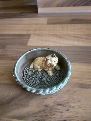 Wade  Cat And Puppy Dishes Cairn Puppy  Laying In Baskets 1974-1981 • £3.50