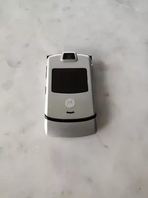 Motorola Razor V3M Silver • $16