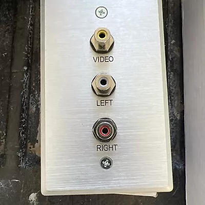 C2g 41013 Alum Sg 3rca Wall Plate   • $10