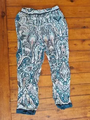 $20 • Buy Fab Oysho Green Print Lightweight Hippy Pants Size M