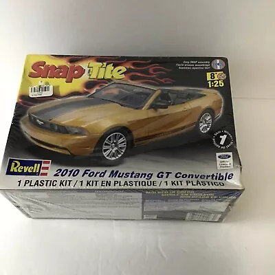 Revell Snap Tite 2010 Ford Mustang GT Convertible  Model . Scale ￼1/25 • $20