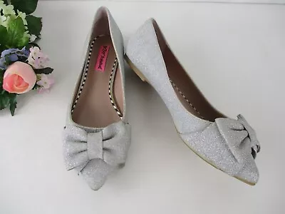 Betsey Johnson Cindi Silver Glitter Pointy Toe Bow-Tie Flats Size 7.5M • $19.99