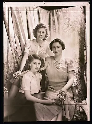 £1400 • Buy 1943 ORIGINAL Cecil Beaton Negative Young ELIZABETH + Margaret With Queen Mother
