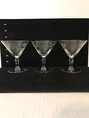 Vintage Set Of 3 Optic Panel Etched Floral Small Martini Or Sherbet Glasses 4  • $9.99