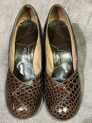 Vintage Genuine Alligator Pumps 1940s Styl-EEZ Selby Shoes Size 8 -Leather Soles • $102.75