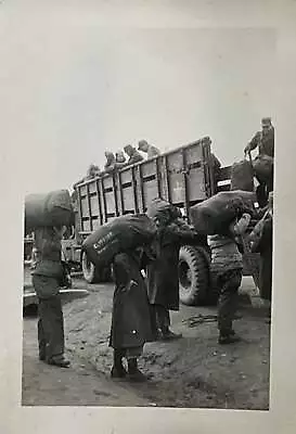 WW2 Photo GIs Loading Up Trucks With Clifford Daves Duffel Bags France • $32.10