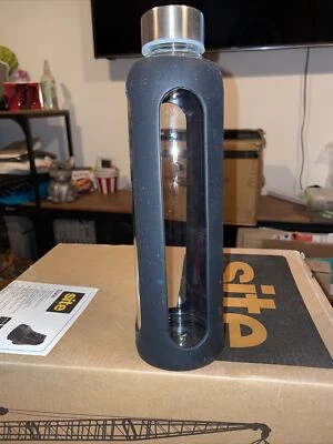 £4 • Buy BEE BLISSFUL BOTTLE COMPANY 500ml GLASS WATER BOTTLE Black SLEEVE NEW