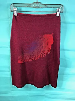 Women’s Stretch Knit Skirt Sz 2 Feather Print Color Wine • $18.95